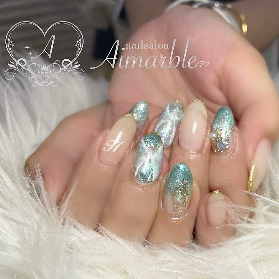 奥行き nail夏 colorで季節感♡オシャレなアクセサリーと一緒でとても素敵ですnail salon Aimarbleでは【はたらく女性のお爪を綺麗に】お仕事、家事、育児と忙しい毎日を過ごされている方に毎月のネイルが細やかな癒しや楽しみになって欲しいと願っております♪️️こんな方をお待ちしております️️・永く通えるサロンを探している・シンプルで上品なネイルが好み・これからは自分磨きに挑戦したい！・サロンは緊張しそう、、、・爪が薄くて割れやすい・ネイルオフで痛い経験をしたことがあるそんなお悩みを抱えている方、お客様の生活環境や指先の状態に合わせて適切な施術方法をご提案いたします。